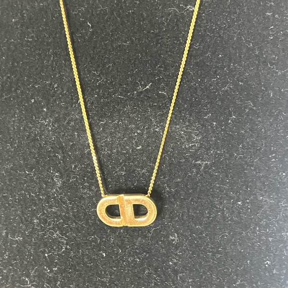 🔥🔥 Christian DIOR necklace - Picture 3 of 5